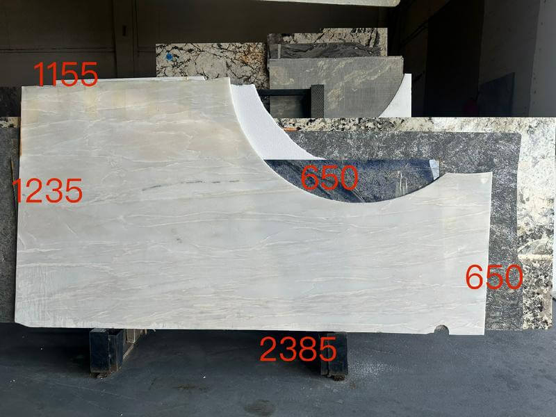 卡里冰玉2.385X0.65X1.235X1.155 - 天然奢石